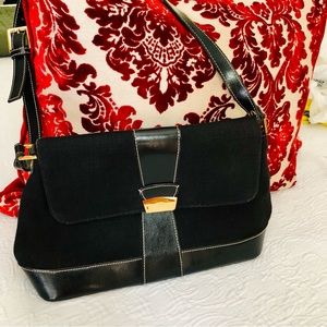 Black Etienne Aigner Shoulder Bag Purse, Classic beauty